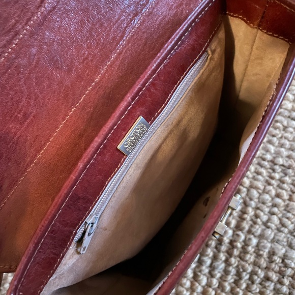 Oroton leather shoulder bag or purse - Picture 6 of 6